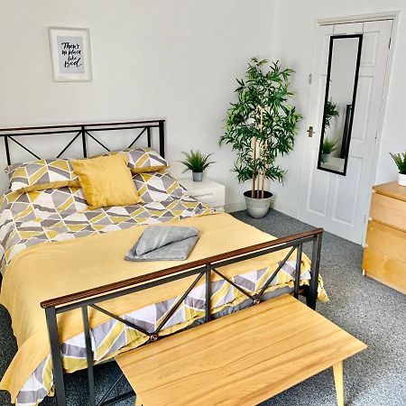 Contemporary 2 Bedroom Victorian Town House - Sleeps Up To 6 Kimberley  Exterior foto