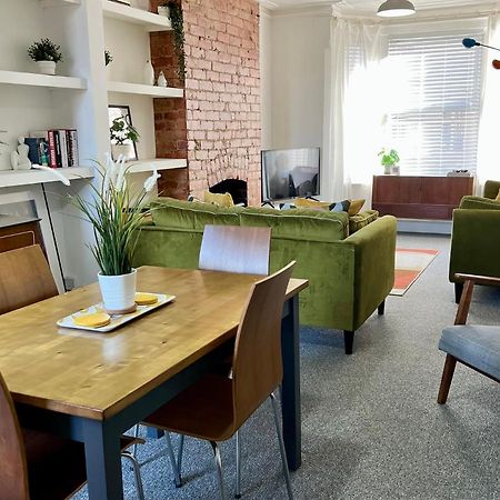 Contemporary 2 Bedroom Victorian Town House - Sleeps Up To 6 Kimberley  Exterior foto